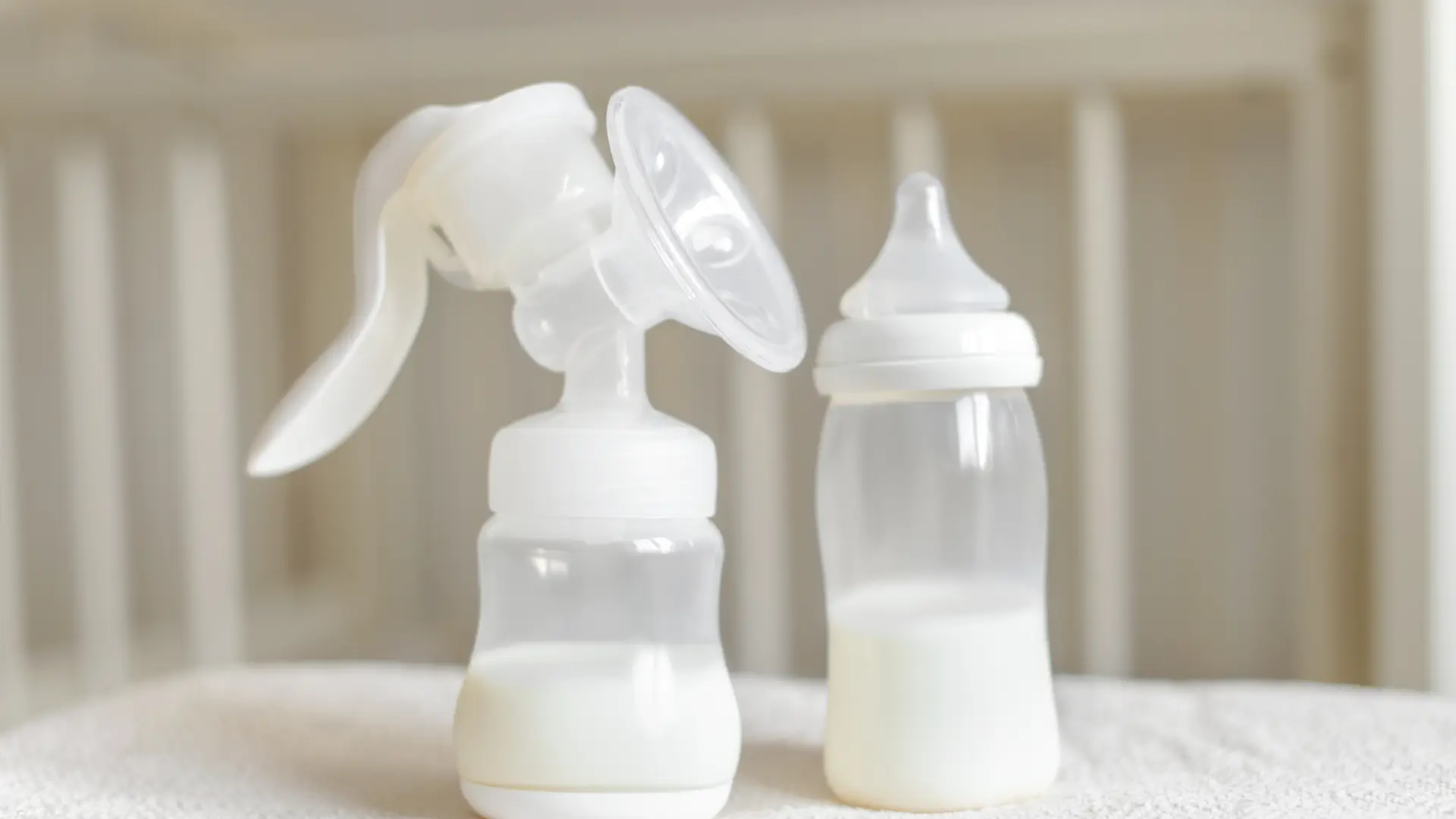 Cómo sacar leche materna: cómo extraer más cantidad con el sacaleches