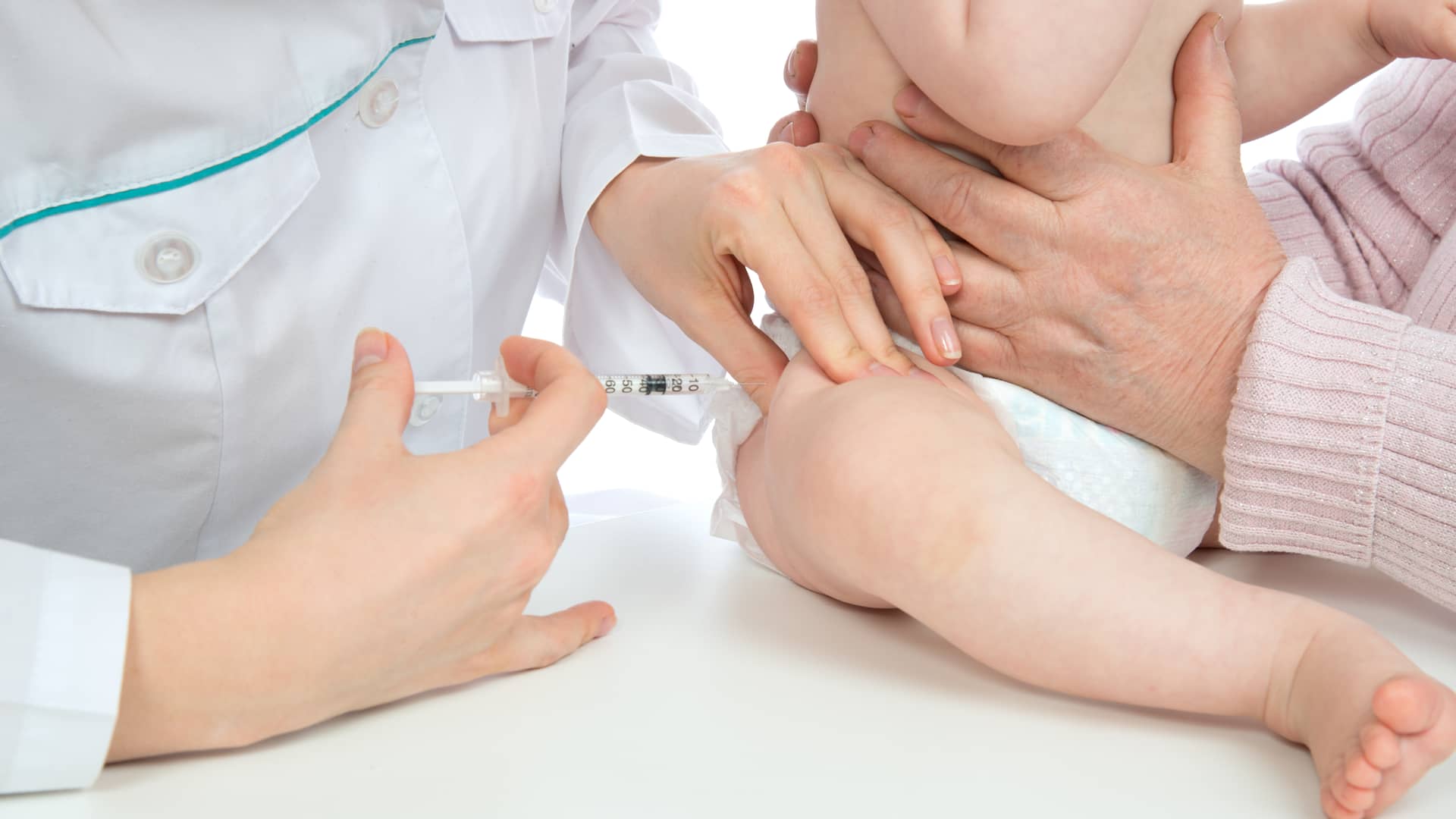 Vacunas del bebé de 9 meses: no suelen tocarles vacunas este mes